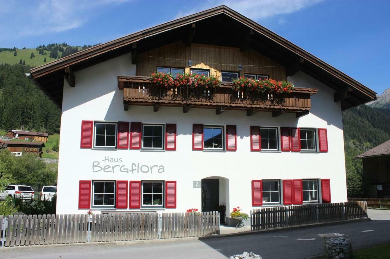Ferienwohnungen Haus Bergflora Bach  Kültér fotó